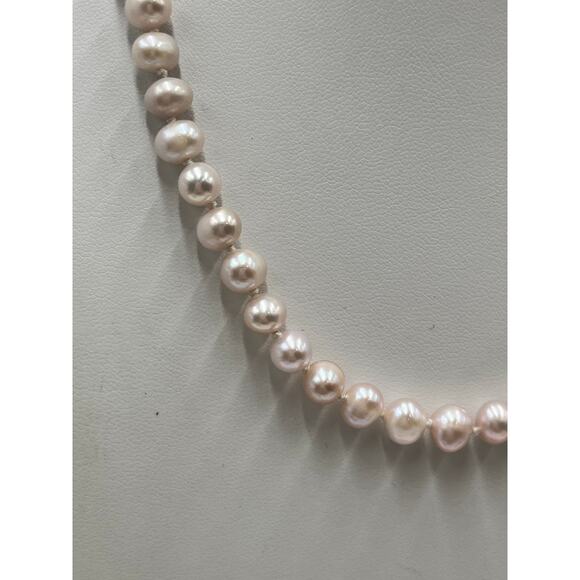 Vintage Soft Pink Pearl Hand Knotted Sterling Silver 925 Clasp  Necklace 6mm - Picture 2 of 9